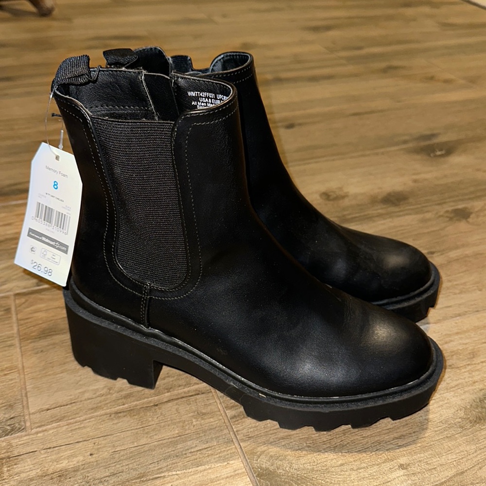 BLACK ANKLE BOOTS NEVER WORN